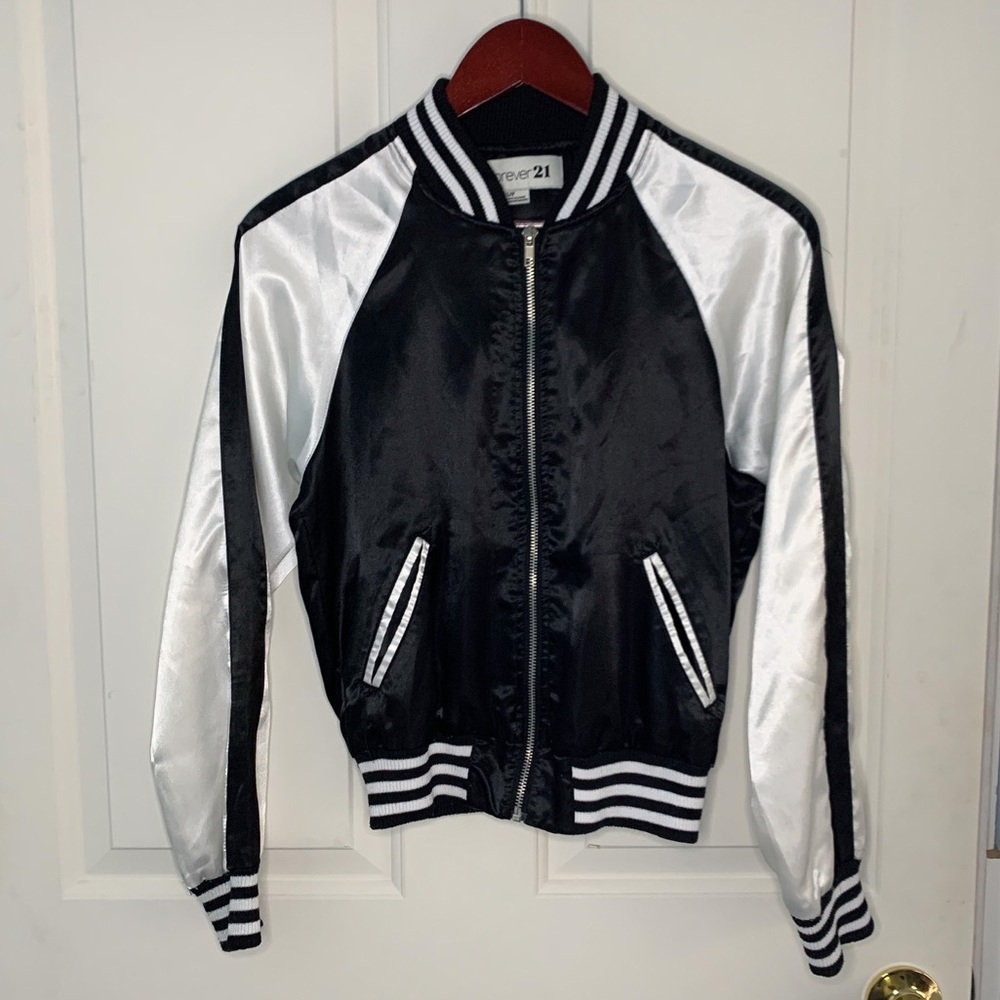 PRICE DROP🔻Light Bomber Jacket